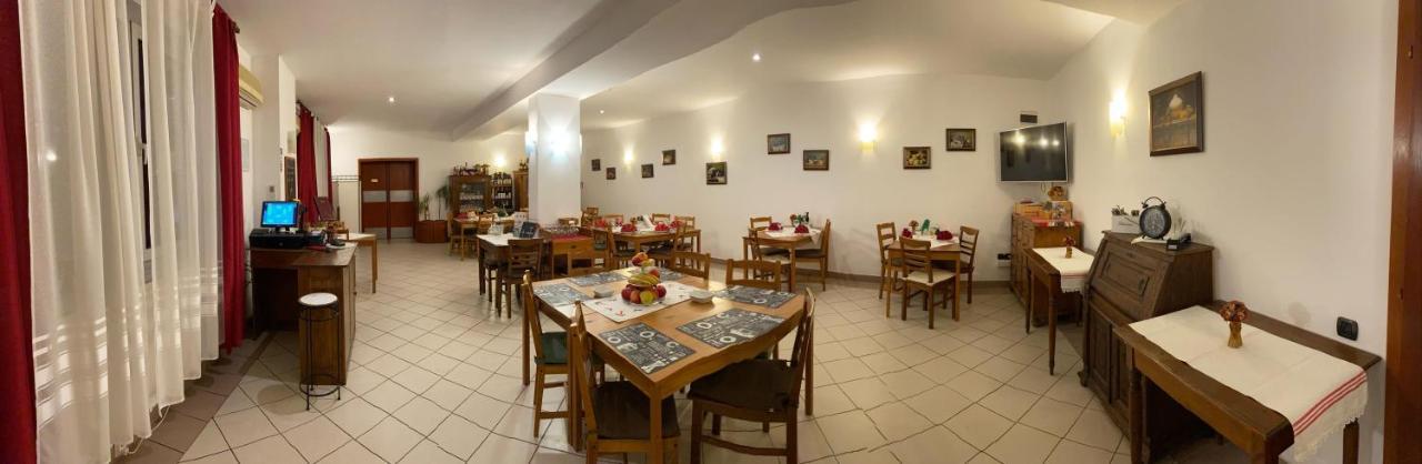 Vila Zoppas Inn Sinnicolau Mare Luaran gambar